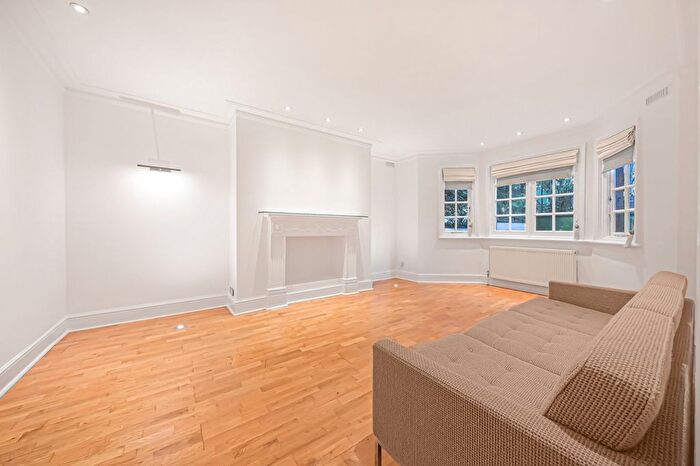 2 Bedroom Flat To Rent In East Heath Road, Hampstead, NW3