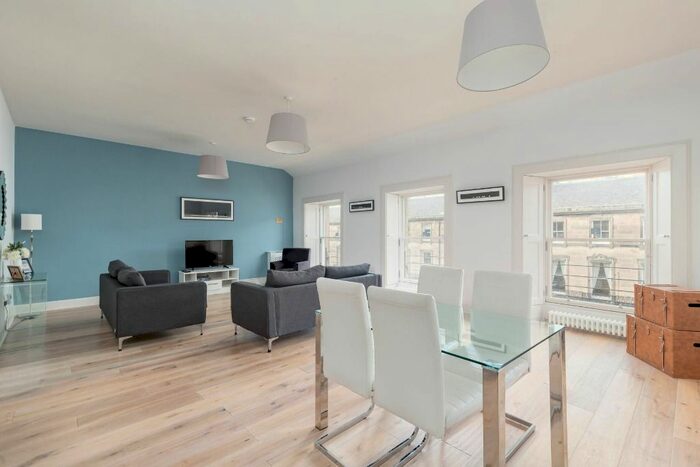 2 Bedroom Flat To Rent In Chester Street, West End, Edinburgh, EH3