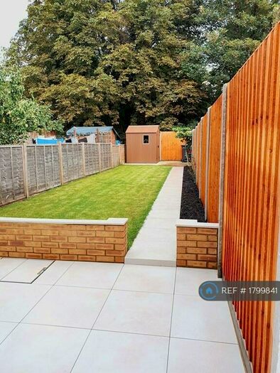 3 Bedroom Terraced House To Rent In Salisbury Road, Reading, RG30