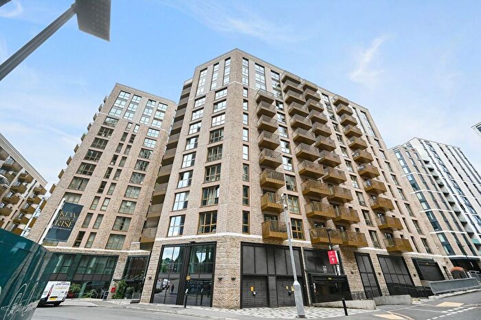 1 Bedroom Flat For Sale In Capital Interchange Way, Brentford, TW8