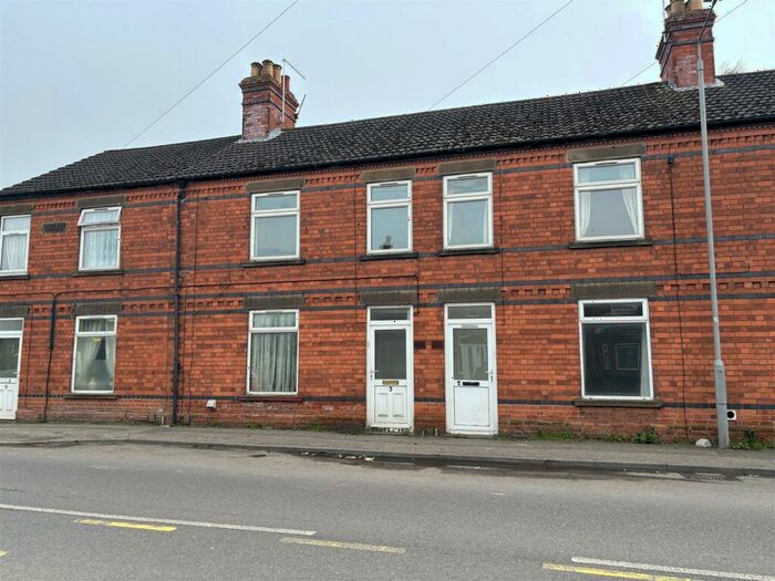 3 Bedroom Terraced House To Rent In Hawton Lane, Balderton, Newark, NG24