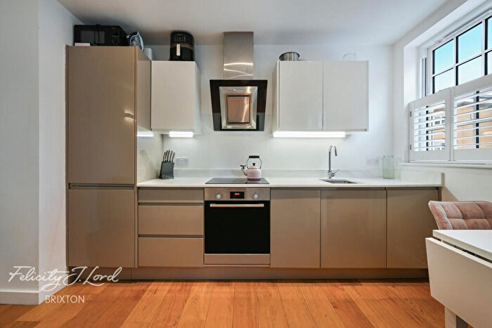 1 Bedroom Flat For Sale In East Street, London, SE17