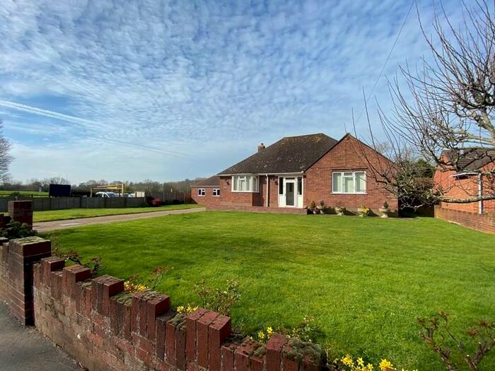 2 Bedroom Bungalow To Rent In Old Street, Worcester, Worcestershire, WR8