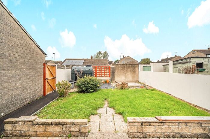 2 Bedroom Bungalow For Sale In Southgate Drive, Wincanton, Somerset, BA9