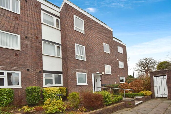 2 Bedroom Flat For Sale In Lancelyn Court, Spital, CH63