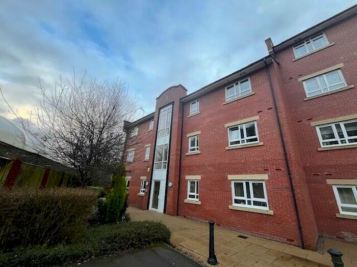 2 Bedroom Flat To Rent In Mill Green, Congleton, CW12