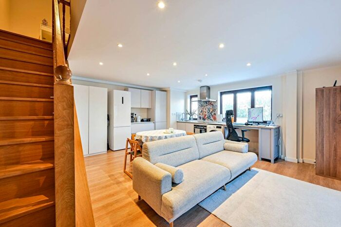 2 Bedroom Property For Sale In Albany Mews, Kingston, Kingston Upon Thames, KT2