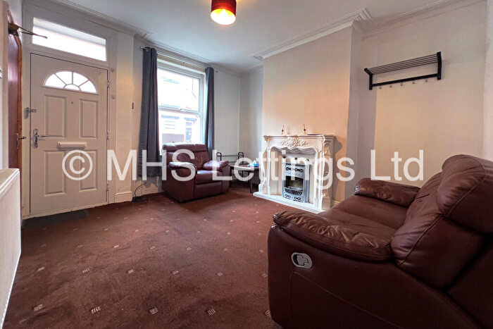 1 Bedroom Terraced House To Rent In Recreation View, Leeds, LS11
