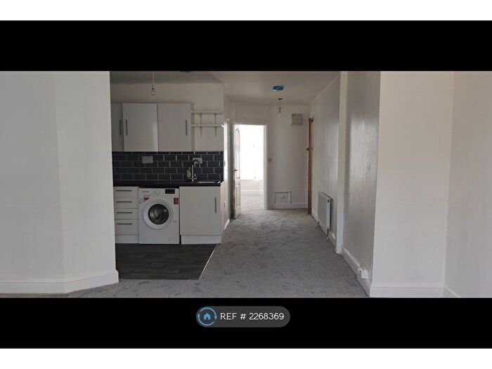 1 Bedroom Flat To Rent In Norfolk Road, Ilford, IG3