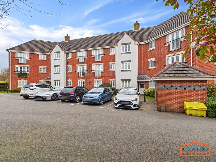 2 Bedroom Flat To Rent In Lapwing Close, Brownhills, WS8