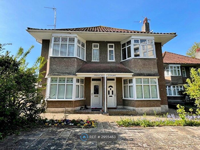 3 Bedroom Flat To Rent In Princes Court, Bournemouth, BH1