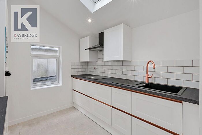 2 Bedroom Flat To Rent In Selkirk Road, SW17