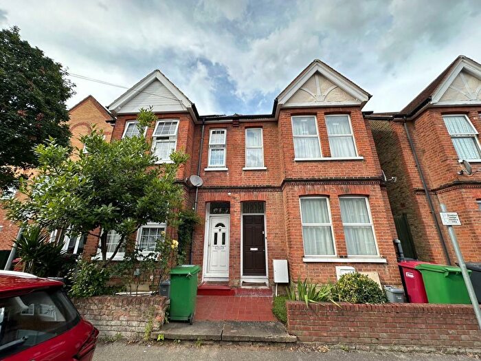 5 Bedroom Semi-Detached House To Rent In Slough, Berkshire, SL1