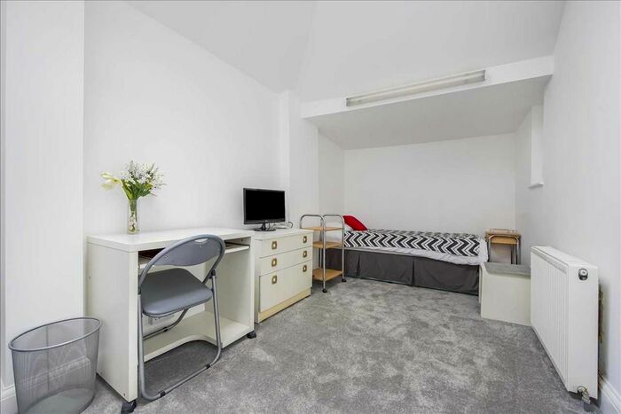 Studio To Rent In The Quadrant, London, SW20