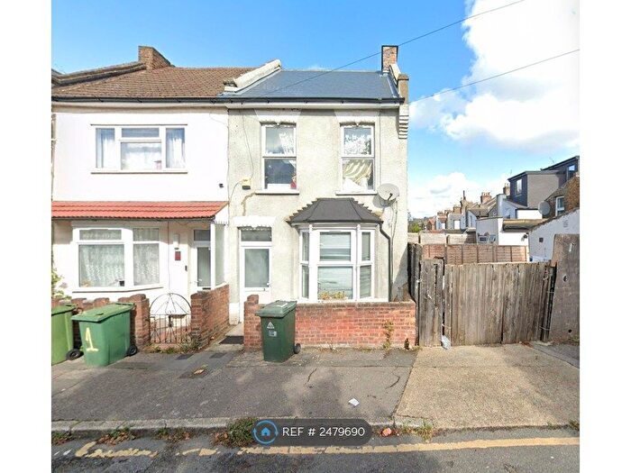 3 Bedroom Terraced House To Rent In Alfred Road, London, E15