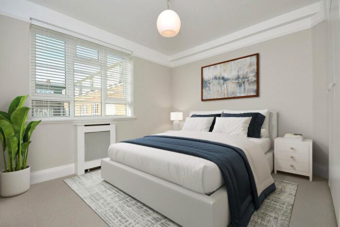 2 Bedroom Flat To Rent In Pembroke Road, Kensington, London, W8