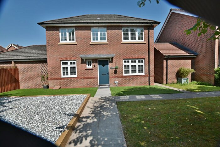 3 Bedroom Flat To Rent In Lambourne Court, Gwersyllt, LL11