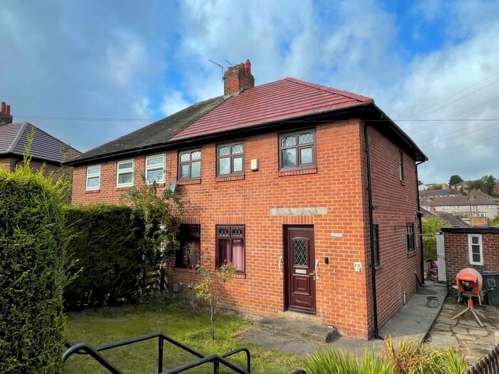 3 Bedroom Semi-Detached House To Rent In Brock Bank, Huddersfield, HD5