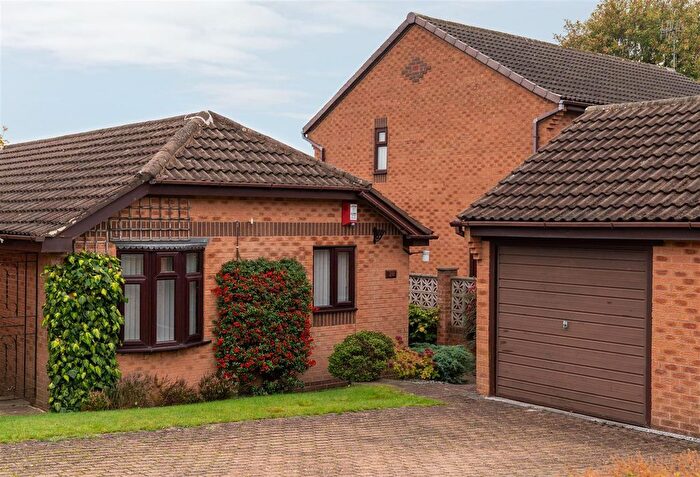 2 Bedroom Detached Bungalow For Sale In Highfield Drive, Matlock, DE4