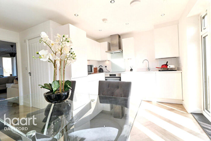 3 Bedroom Semi Detached House To Rent In Castle Hill Drive, Swanscombe, DA10