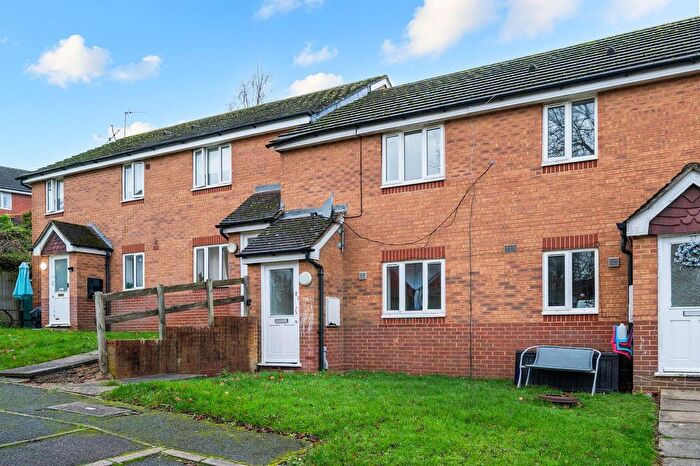 2 Bedroom Flat For Sale In Lords Close, Shenley, Radlett, WD7