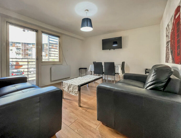 2 Bedroom Apartment To Rent In North Crescent, Leeds City Centre, LS2