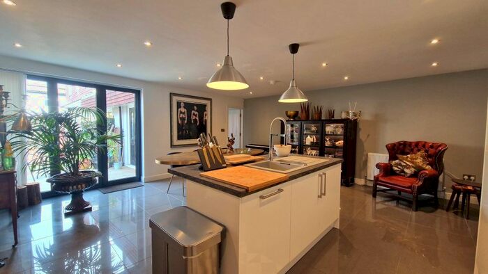 4 Bedroom Semi-Detached House To Rent In Front Street, North Shields, NE29