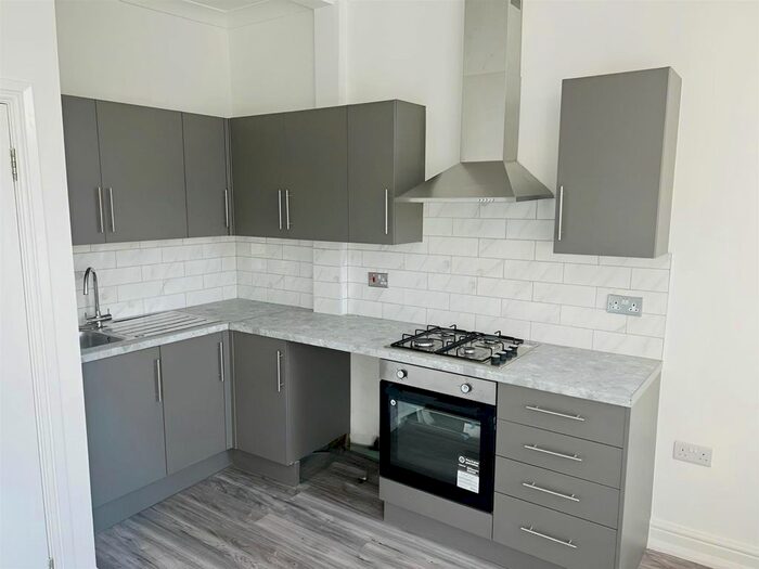 2 Bedroom Flat To Rent In Lascotts Road, London, N22
