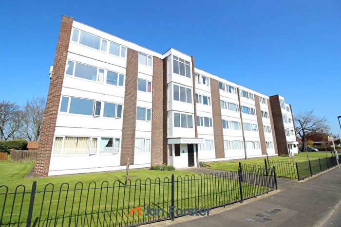 2 Bedroom Flat To Rent In Rowan Court, Forest Hall, NE12