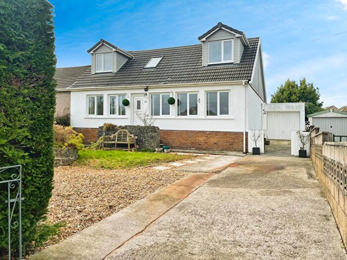 4 Bedroom Semi-Detached Bungalow For Sale In Shakespeare Avenue, Bridgend, CF31