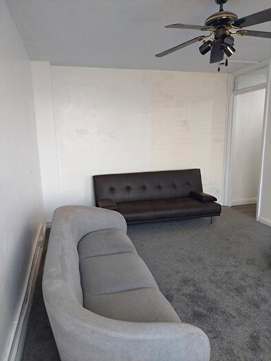 2 Bedroom Flat To Rent In Sunbury-On-Thames, TW16