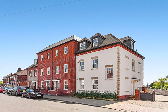 3 Bedroom Terraced House For Sale In Queen Street, Emsworth, PO10