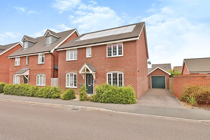 5 Bedroom Detached House For Sale In Colossus Way, Norwich, NR5