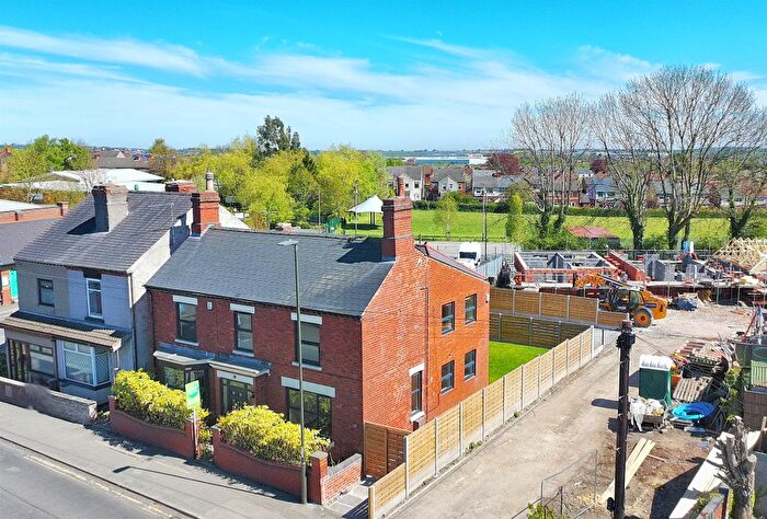 4 Bedroom Property To Rent In Market Street, Alfreton, DE55