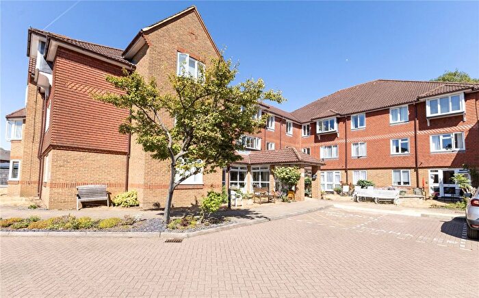 1 Bedroom Flat For Sale In Allingham Court, Summers Road, Godalming, Surrey, GU7
