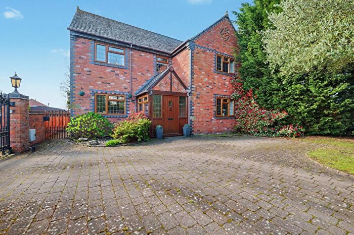 4 Bedroom Detached House For Sale In Upper Eastern Green Lane, Coventry, CV5