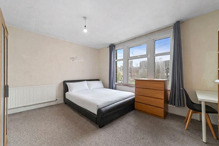 3 Bedroom Detached House To Rent In Leggatt Road, Stratford, London, E15