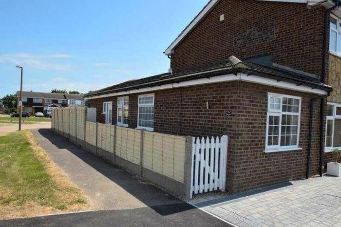 1 Bedroom Bungalow To Rent In Link Road, Canvey Island, Essex, SS8