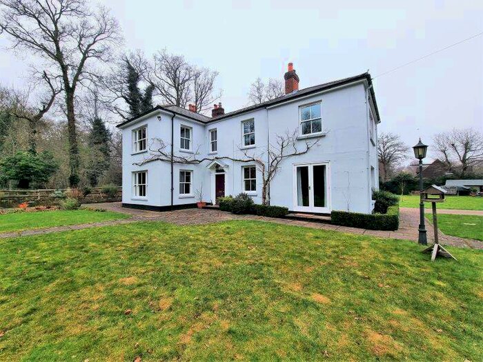 1 Bedroom Studio Flat To Rent In Knaphill, Woking, Surrey, GU21