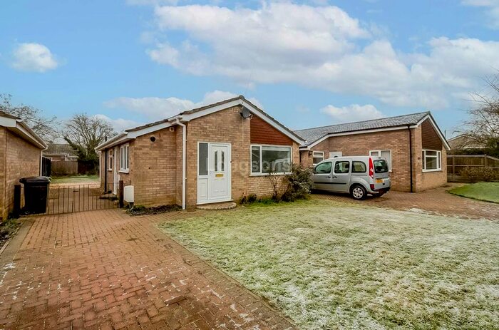2 Bedroom Detached Bungalow To Rent In Longfields, Swaffham, PE37