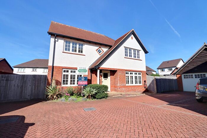 4 Bedroom Detached House For Sale In Nevinson Way, Waterlooville, PO7
