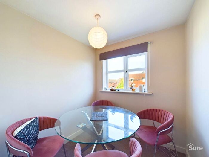 2 Bedroom Apartment To Rent In College Green Walk, Mickleover, DE3