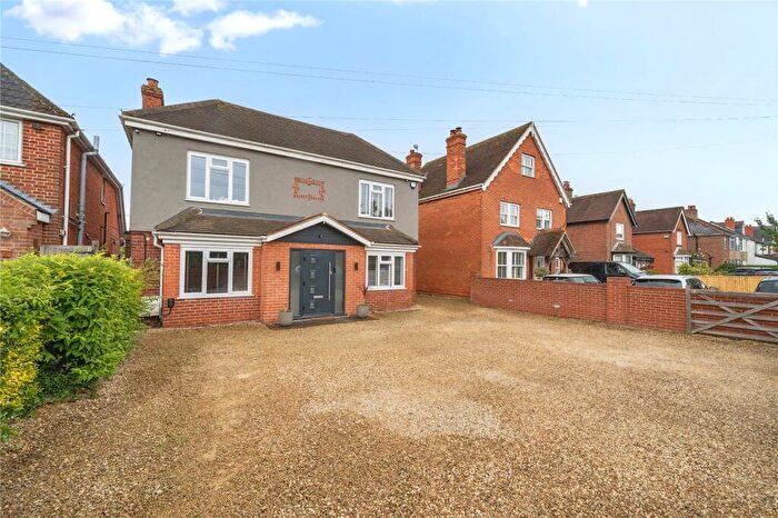 4 Bedroom Detached House To Rent In Benham Hill, Thatcham, Berkshire, RG18