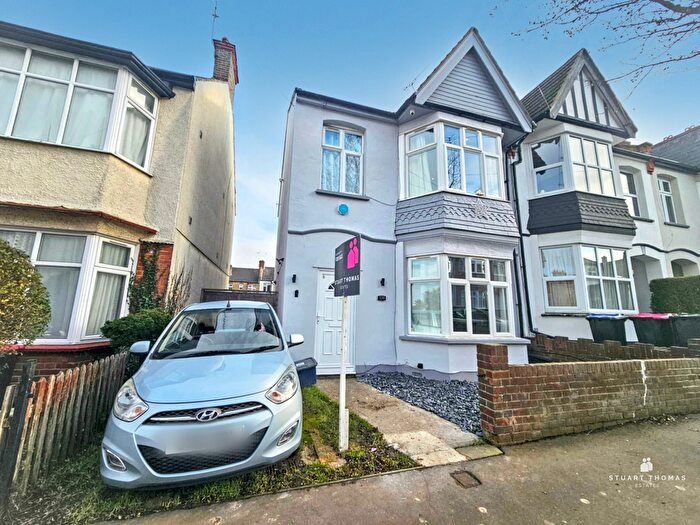 3 Bedroom End Terrace House For Sale In Hildaville Drive, Westcliff-On-Sea, SS0