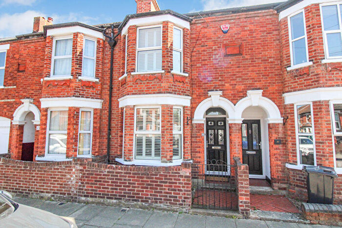 2 Bedroom Terraced House For Sale In York Street, Bedford, MK40