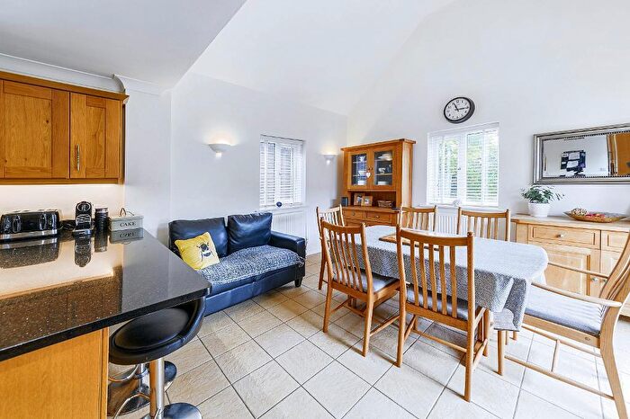 4 Bedroom Detached House For Sale In Church End, Thurleigh Bedford, MK44