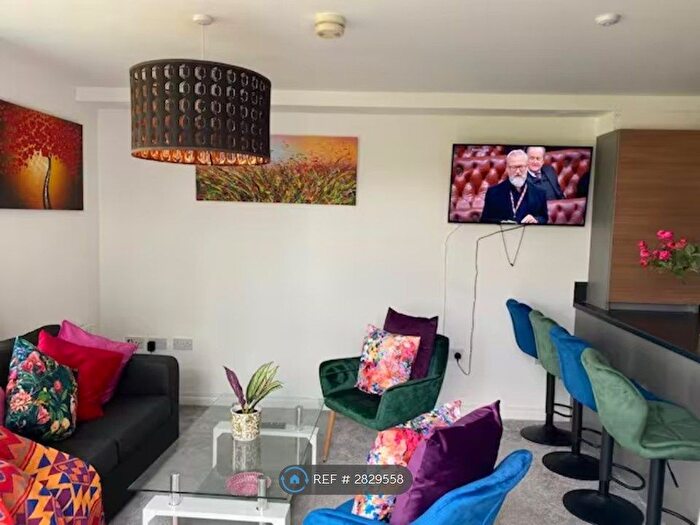 2 Bedroom Flat To Rent In Maltings Close, Cambridge, CB5