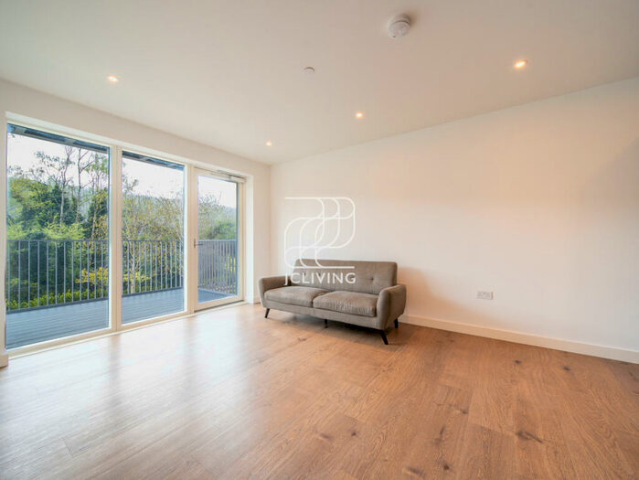 2 Bedroom Flat To Rent In Alington House, London, N8