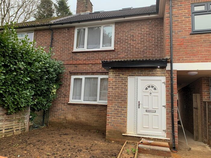 4 Bedroom Semi-Detached House To Rent In Stuart Crescent, Reigate, RH2