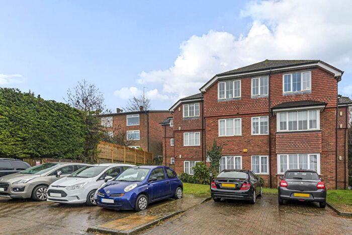 2 Bedroom Flat For Sale In Chesham, Buckinghamshire, HP5